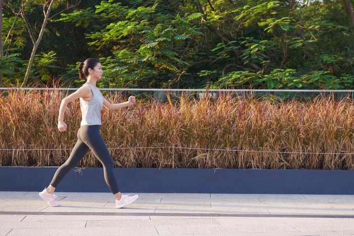 cách đi bộ giảm mỡ 1